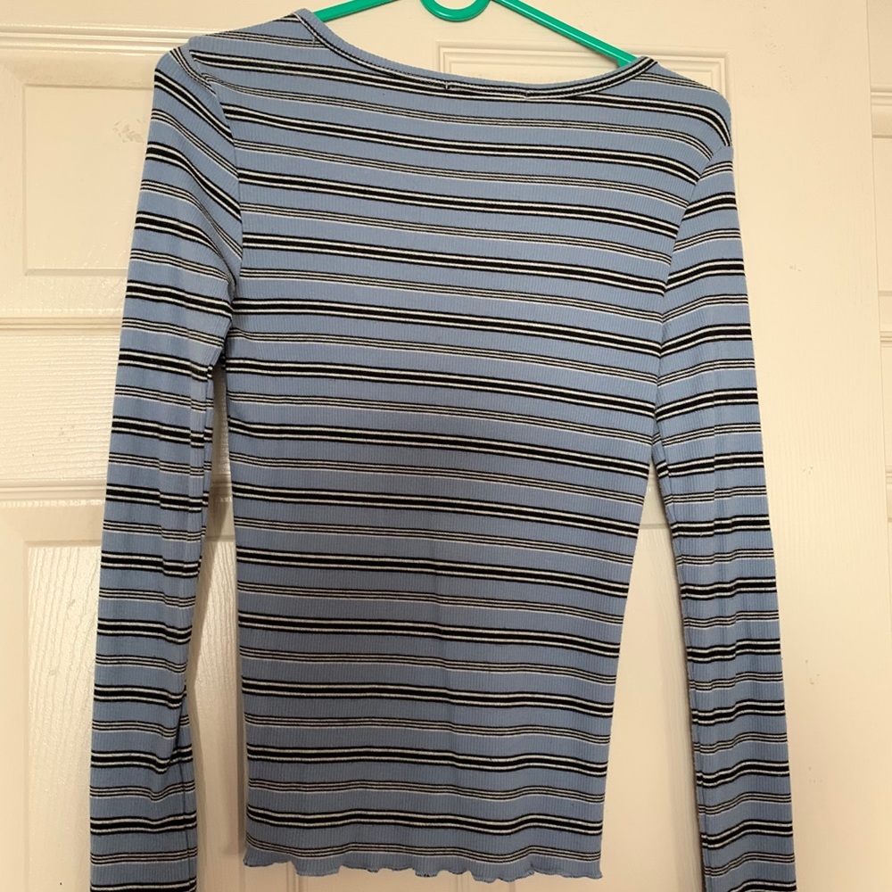 Blue long sleeve lace up w/ black&white stripes